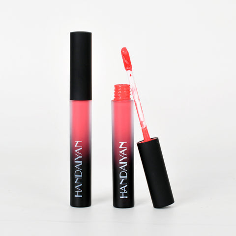 One swipe = all-day matte perfection