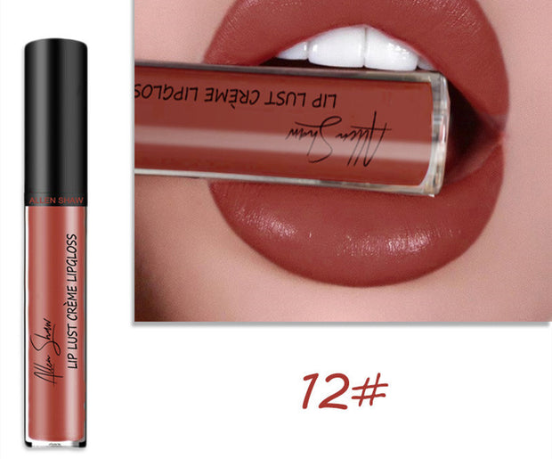 Glossy shine with lasting hydration