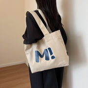 Trendy letter print, everyday essentia