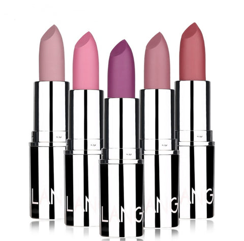 Dramatic matte silver for bold beauty
