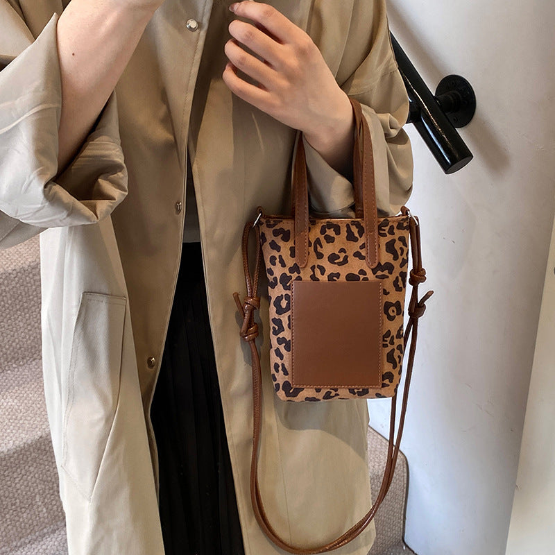 Retro Leopard Print Crossbody Phone Bag