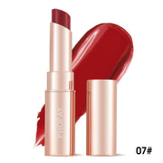 Long-lasting lipstick with moisturizing benefits