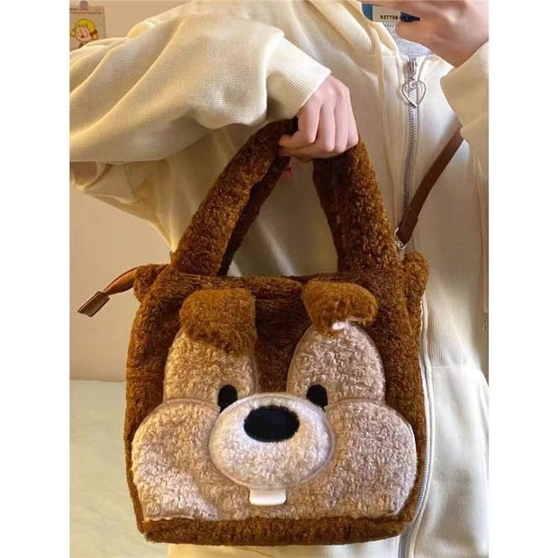 Adorable squirrel handbag for winter style
