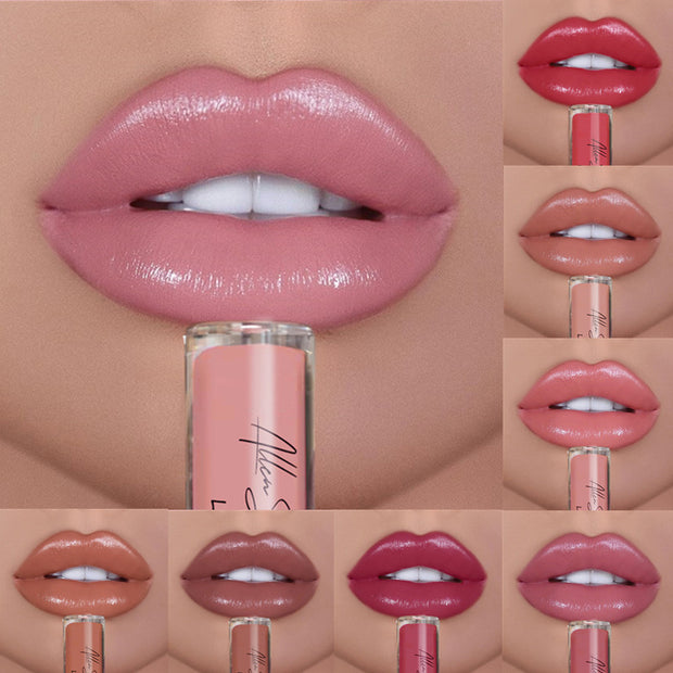 Creamy texture for bold, glossy lips