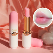 Moisture-rich formula with a dewy finish