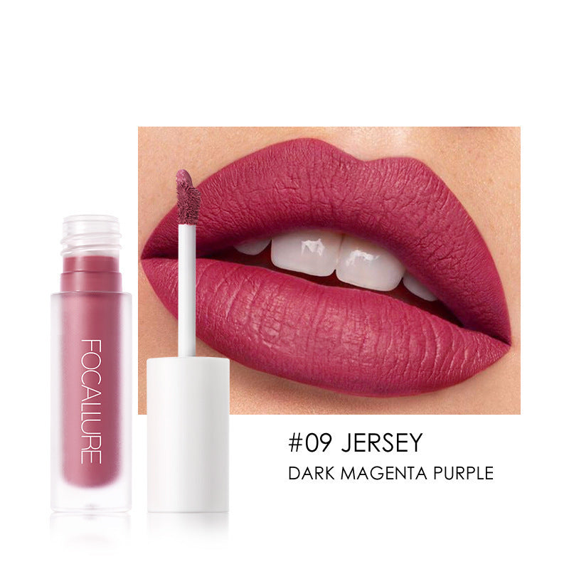 Velvety finish for chic, modern lips